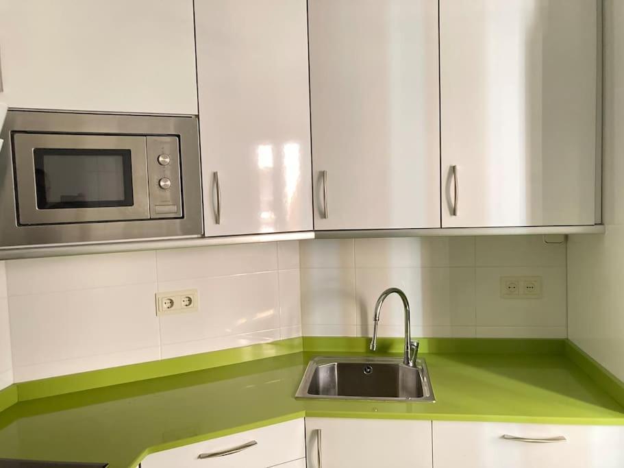 Centrico Apartamento De 2 Habitaciones By Bebalmy オビエド エクステリア 写真